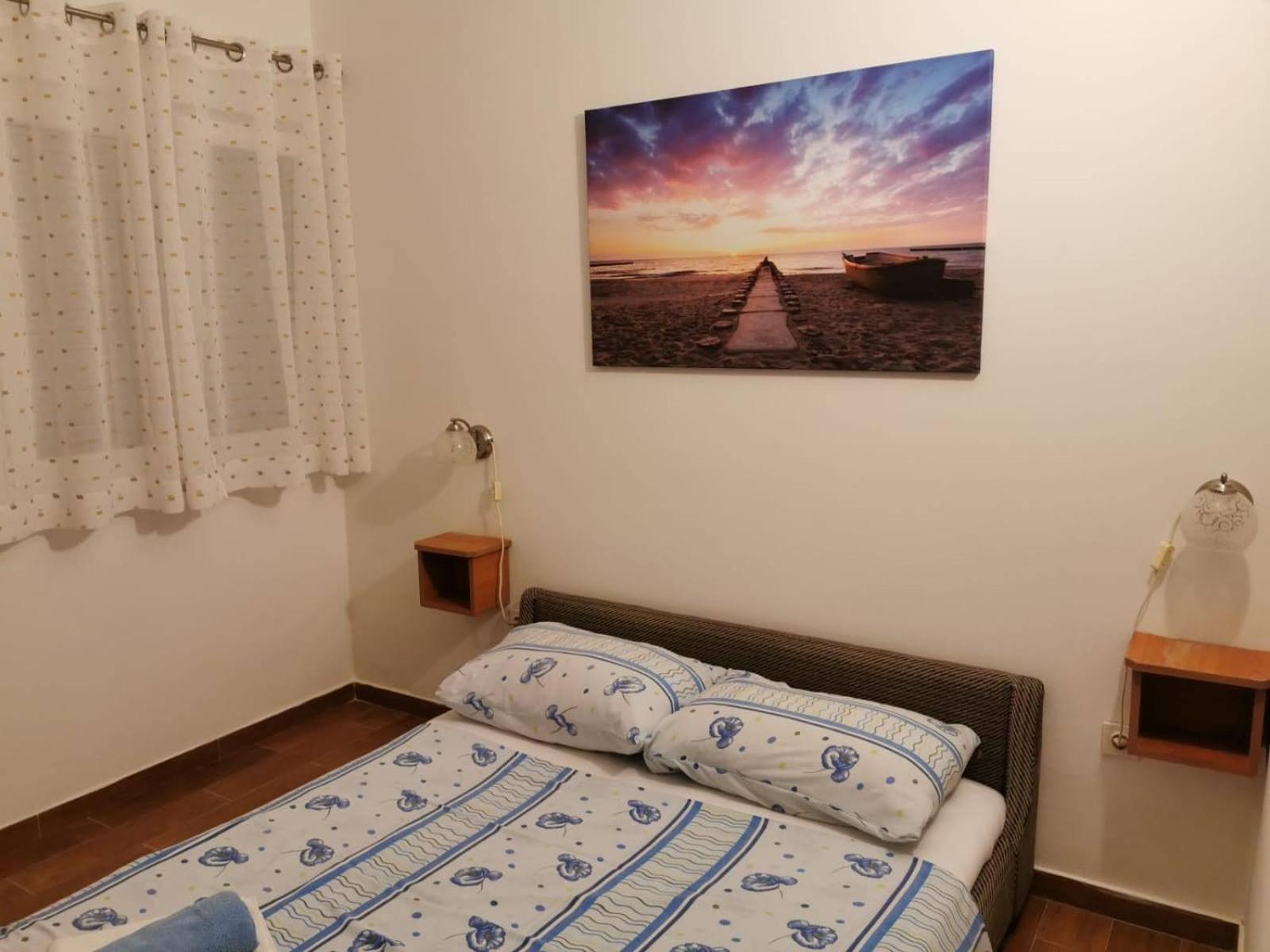 Apartments And Rooms Njivice Quarto foto